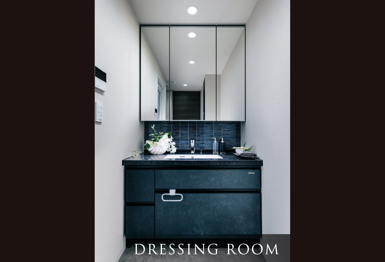 DRESSING ROOM